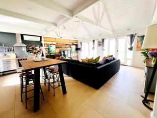 McLaren Vale Vineyard Loft - Full Kitchen, Bath - 3