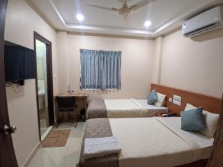 FabHotel Pearl Grove - 3