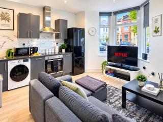 1BR Ground floor Central Apartment With Private Garden - 8