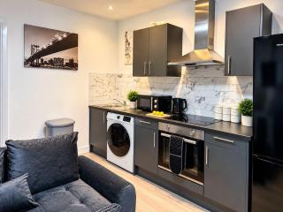 1BR Ground floor Central Apartment With Private Garden - 5