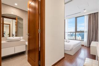 Beautiful High Floor 2BR at Landmark Plus with Daily Fresh Towels and Netflix TV - 5
