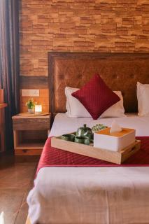 Alaya Bhowali -A Brand Of Shivaneel Hospitality - 5 km from Kainchi Dham - 5