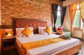 Alaya Bhowali -A Brand Of Shivaneel Hospitality - 5 km from Kainchi Dham - 7