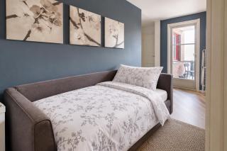 sofainthelivingroom - 4