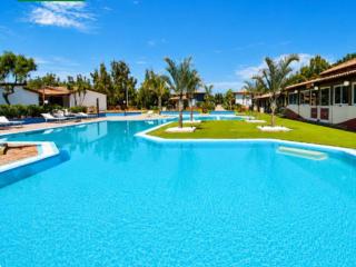 Apartment with shared pool near the sea - 1