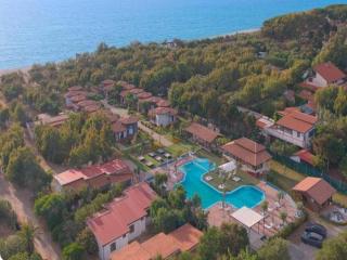 Apartment with shared pool near the sea - 3