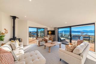 The Lookout with Lake Tekapo Views - Sleeps 6 - 2