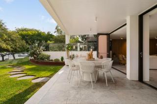 Luxury 3BR Home by the Brisbane River - 9