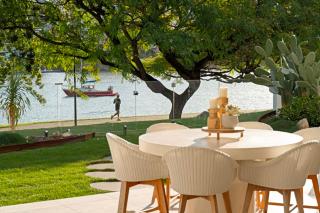 Luxury 3BR Home by the Brisbane River - 2