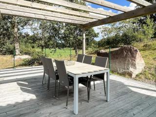 6 person holiday home in FIGEHOLM - 6