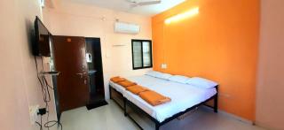 Shri Radha Govind Bhakt Niwas and Hotel - 3