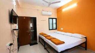 Shri Radha Govind Bhakt Niwas and Hotel - 5