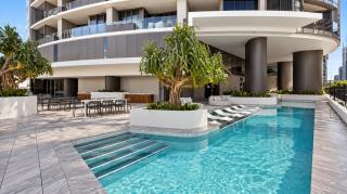 Crown's Jewel - Lv 53 Riverview Luxe Apt on QWR - 7