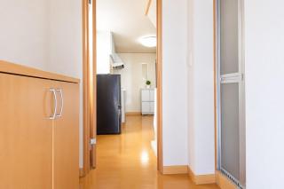 Yellow House - 8