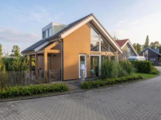 Comfortable family home on the beach - 0