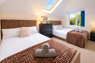 Beautiful 3 Bed Cottage - Hot Tub & Free Parking - 8