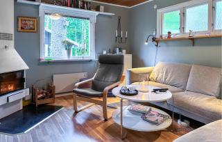 3 Bedroom Amazing Home In Boxholm - 8