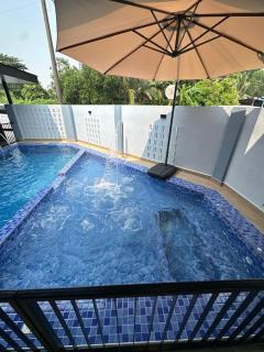 10 pax Acacia Staycation Corner Lot House - 3