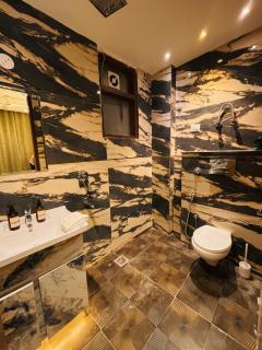 The Elite Stay Luxury Living in Chhatarpur - 3
