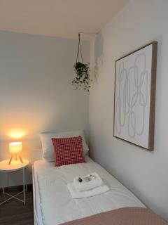 Moderne & gemütliche Ferienwohnung bis zu 8 Personen - 8