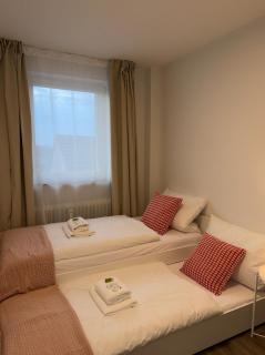 Moderne & gemütliche Ferienwohnung bis zu 8 Personen - 1
