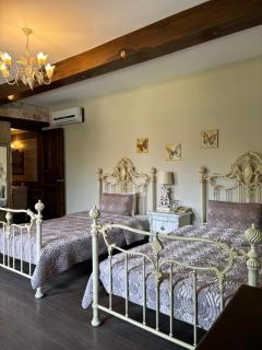 Griffon Hotel - 8
