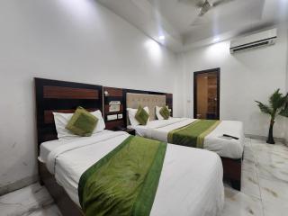 Oly Hotel Excelente Near New Delhi Railway Station - 2