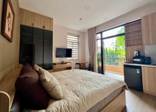 The Layer Garden, Pool & Retreat - 4