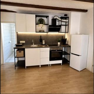 3-Zimmer-Haus mit Garten, Terrasse & Parkplatz - 0