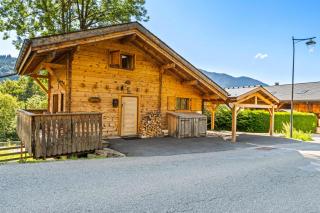 Cozy Chalet with Private Parking Sleeps 7 - 0