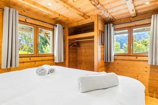 Cozy Chalet with Private Parking Sleeps 7 - 3