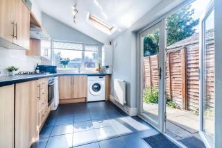 Comfortable Birmingham Home, Ideal for Trade Stays - 9