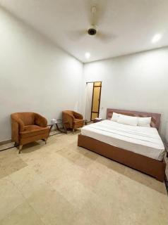 Hotel Business Boutique - Multan - 7
