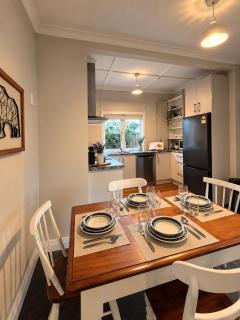 Country Charm - Central Hamilton - 4