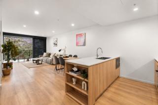 Indooroopilly Central-2BR 2BA with Free Parking - 6