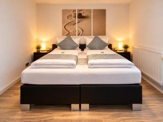 1,5 Zimmer Apartment in S-Bahn Nähe, 35 qm, max 4 Pers, zentral, private Terasse, Internet 250 MBit - 2