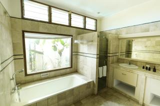 Versatile House With Beautiful Garden Beyond - 5