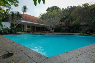 Versatile House With Beautiful Garden Beyond - 4