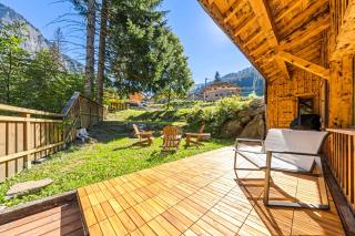 Large Mountain Chalet with Hot Tub Sleeps 19 - 5