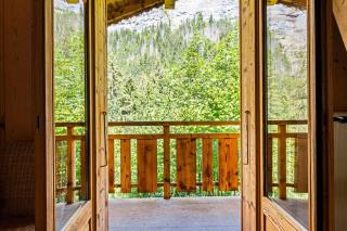Large Mountain Chalet with Hot Tub Sleeps 19 - 4