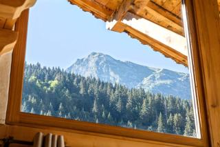 Large Mountain Chalet with Hot Tub Sleeps 19 - 3