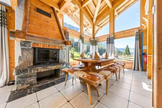 Large Mountain Chalet with Hot Tub Sleeps 19 - 9