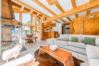 Large Mountain Chalet with Hot Tub Sleeps 19 - 7