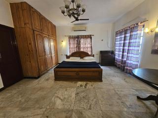 Meenakshi Holiday Resort - 5