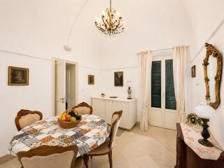 GuestHost - Lioy Suite with Terrace - 9