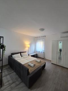 Modern Cozy Studio Apartment 2 - Quiet and Fully Equipped - 2