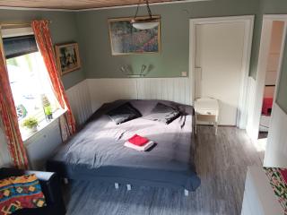 Cosy non smoking Cabin close to beach,Alnö - 2