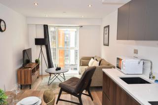 Modern & Spacious 1 Bedroom Leeds Apartment - 6