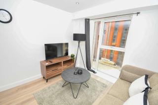 Modern & Spacious 1 Bedroom Leeds Apartment - 5