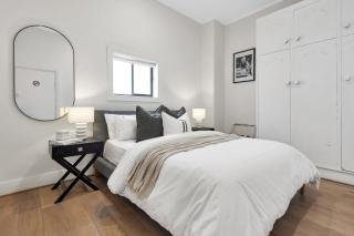 Glenelg Beach Retreat Spacious 2BR Sleeps 8 Free WiFi AC 2min to Beach - 2